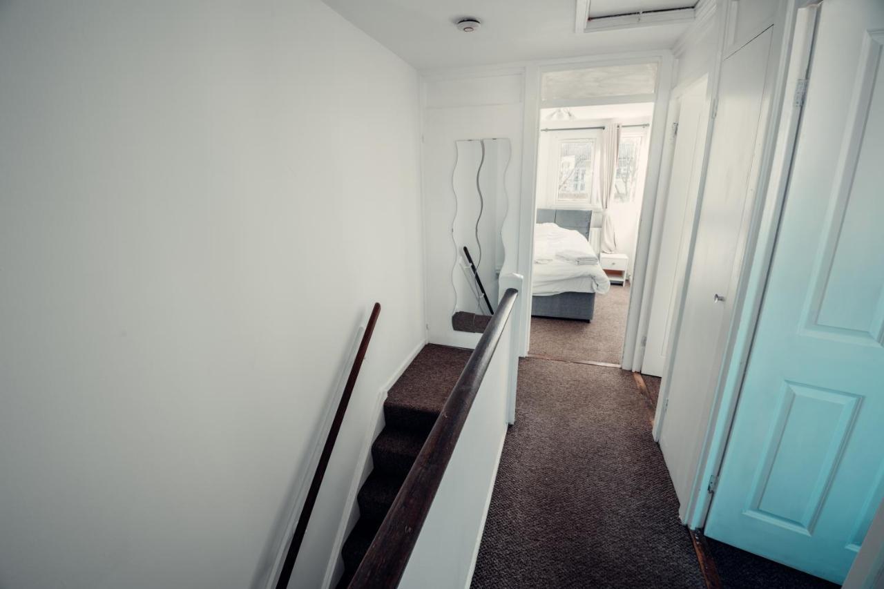 Comfy Home-wood Green Case de vacanță